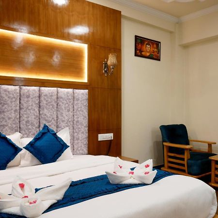 New Ambika International Mall Road Hotel 马拉里 外观 照片