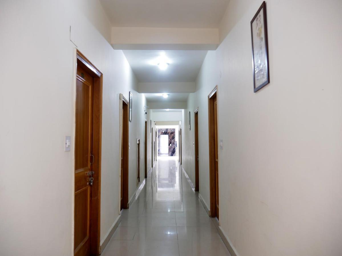 New Ambika International Mall Road Hotel 马拉里 外观 照片