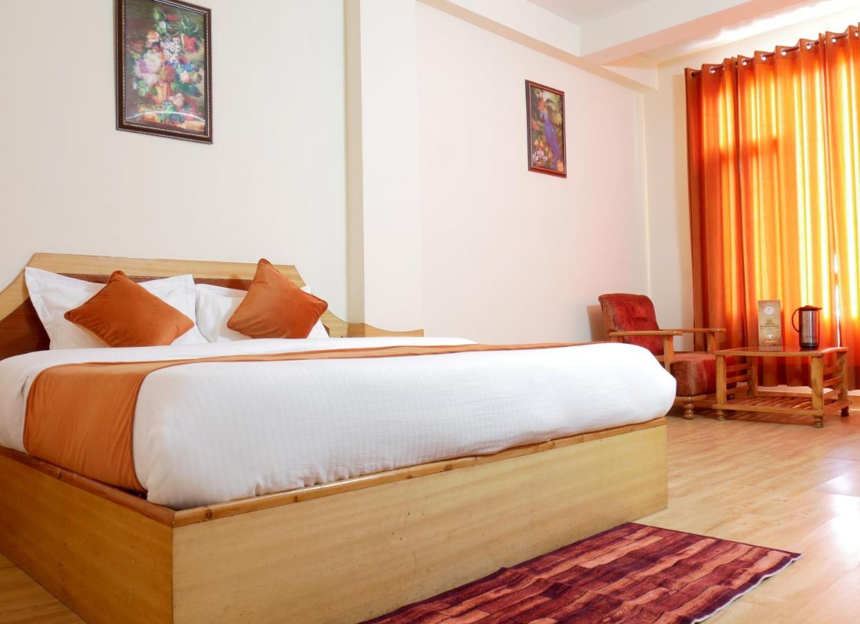 New Ambika International Mall Road Hotel 马拉里 外观 照片