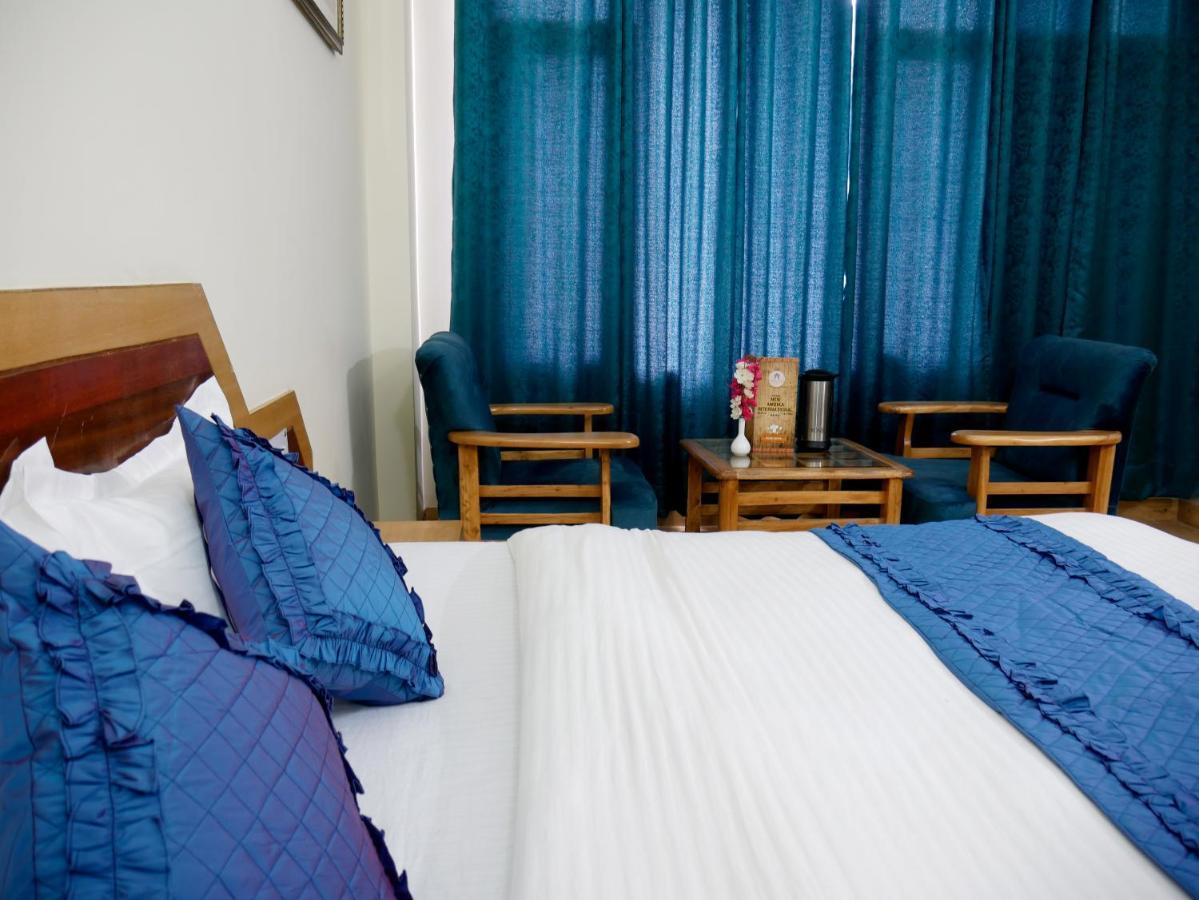 New Ambika International Mall Road Hotel 马拉里 外观 照片