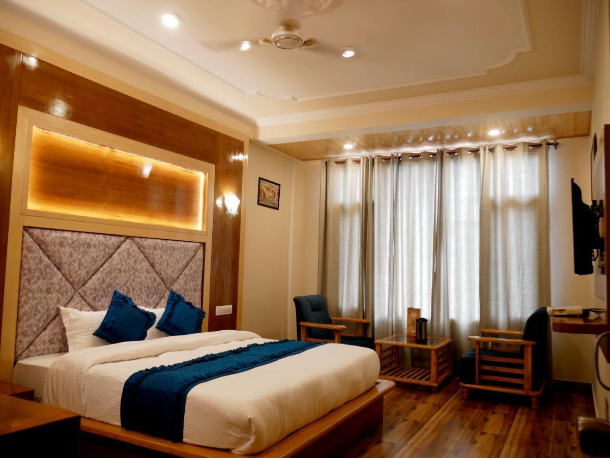 New Ambika International Mall Road Hotel 马拉里 外观 照片