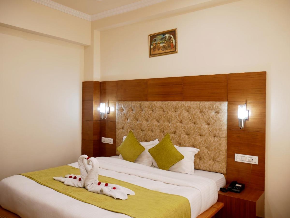 New Ambika International Mall Road Hotel 马拉里 外观 照片