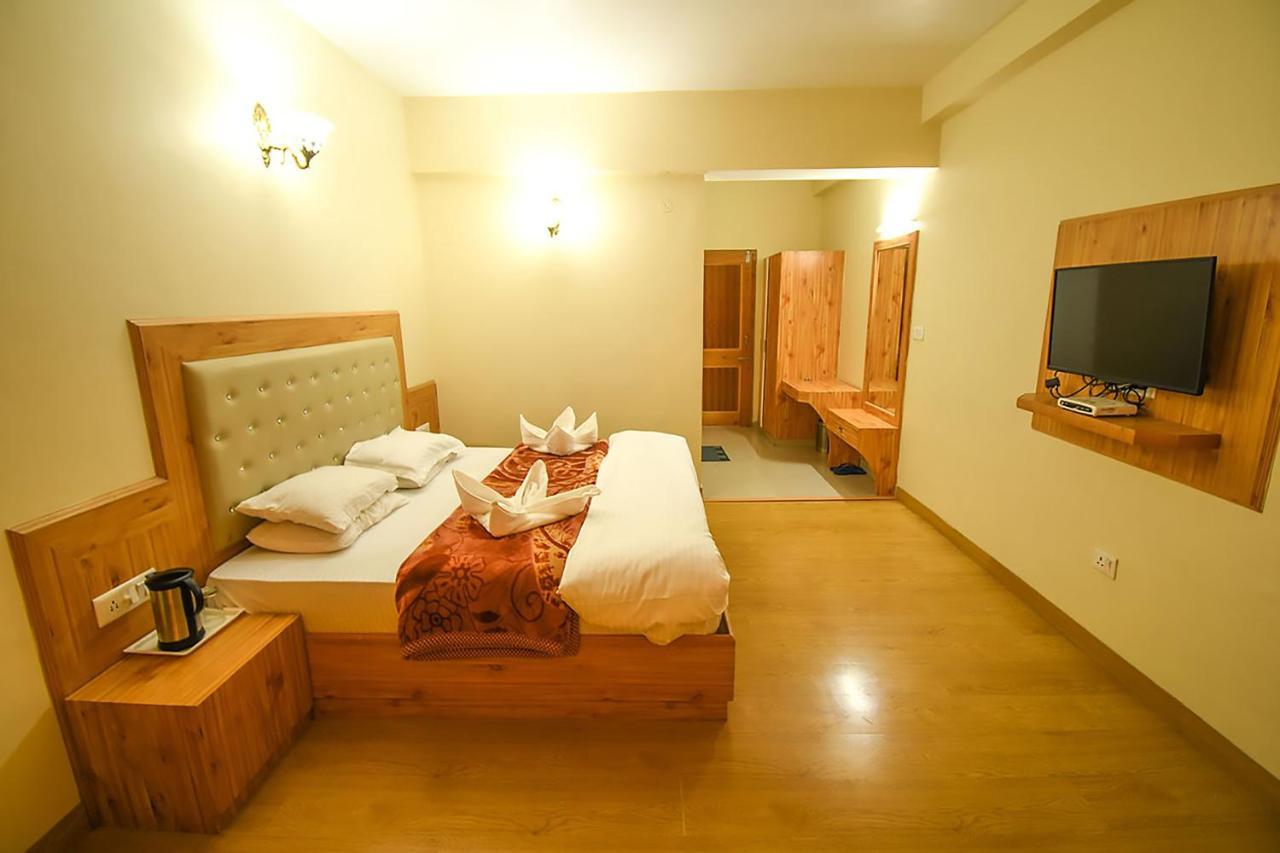 New Ambika International Mall Road Hotel 马拉里 外观 照片