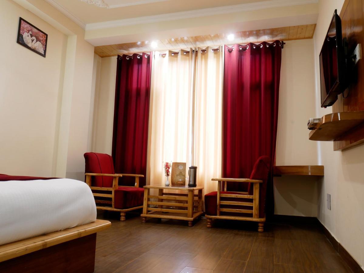New Ambika International Mall Road Hotel 马拉里 外观 照片