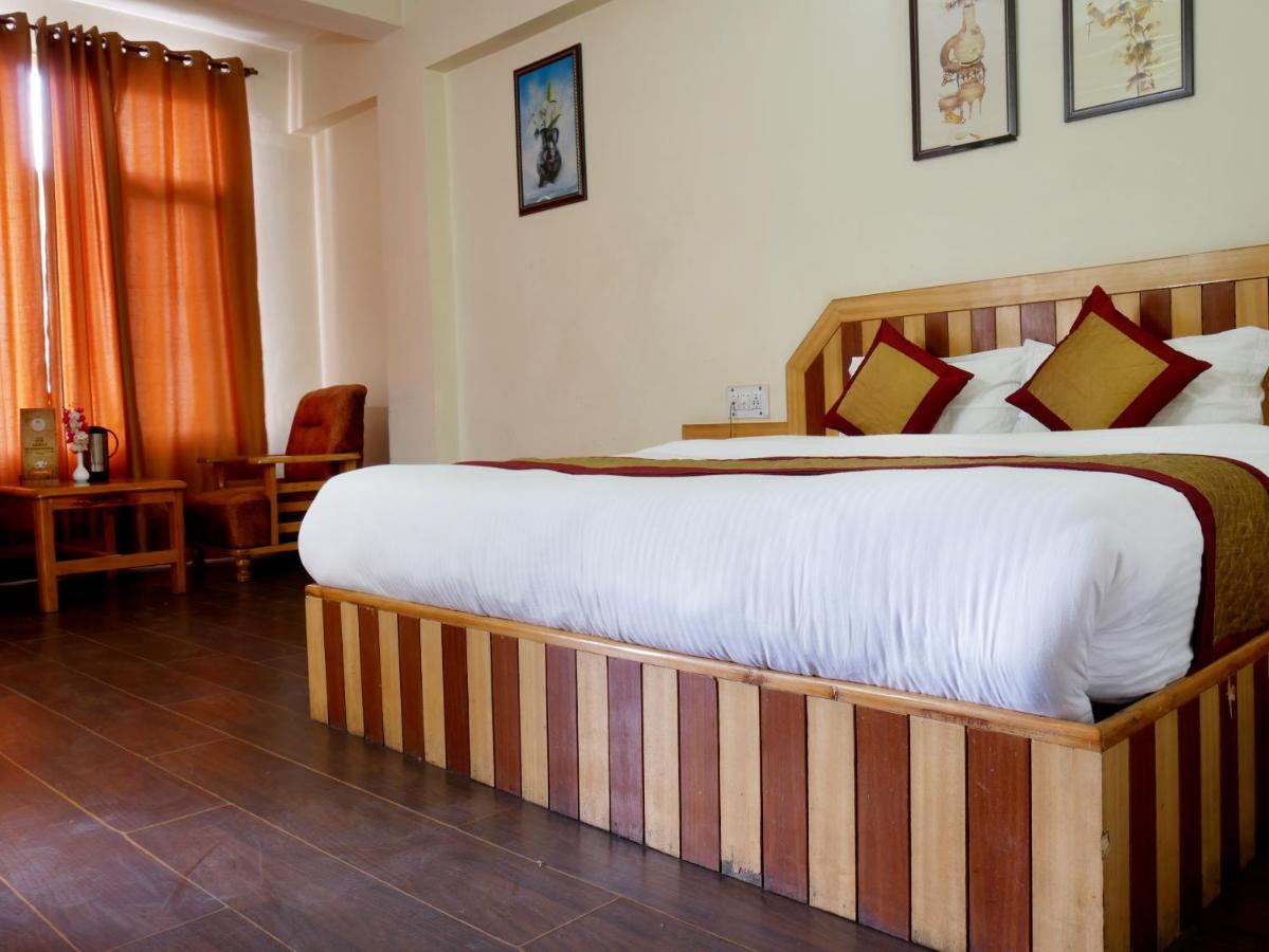 New Ambika International Mall Road Hotel 马拉里 外观 照片