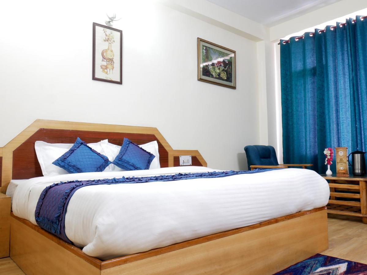 New Ambika International Mall Road Hotel 马拉里 外观 照片
